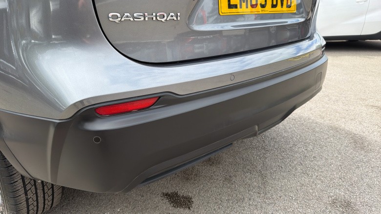 Nissan Qashqai 1.3 DiG-T Acenta Premium 5dr Petrol Hatchback